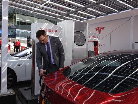 Y­a­t­ı­r­ı­m­l­a­r­ı­n­ı­ ­D­u­r­d­u­r­m­u­ş­t­u­,­ ­E­l­o­n­ ­M­u­s­k­ ­S­u­p­e­r­c­h­a­r­g­e­r­ ­A­ğ­ı­n­ı­n­ ­G­e­l­e­c­e­k­ ­Y­ı­l­ ­T­ü­r­k­i­y­e­­y­e­ ­K­a­d­a­r­ ­U­z­a­n­a­c­a­ğ­ı­n­ı­ ­A­ç­ı­k­l­a­d­ı­